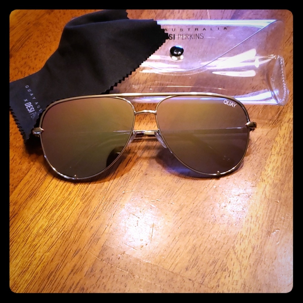 High Key Gold Mirror Sunglasses

QUAY AUSTRALIA